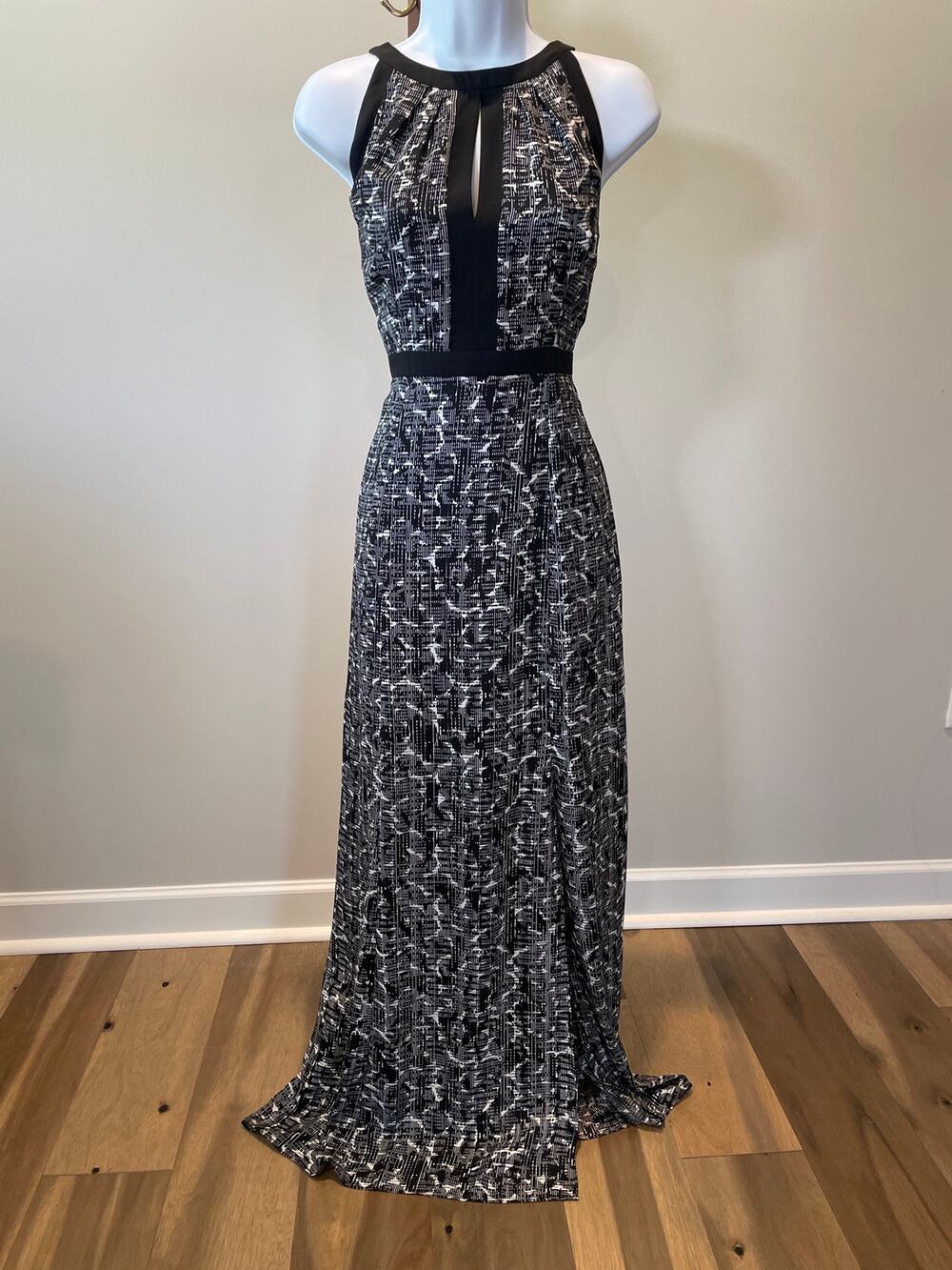 White House Black Market Chiffon Maxi Dress Size 4 Black White